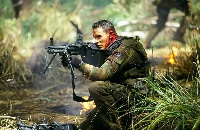 5部小众现代题材的战争片佳作，枪战场面一部比一部硬核