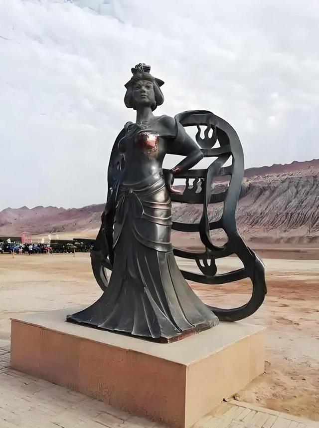 游新疆中国热极火焰山