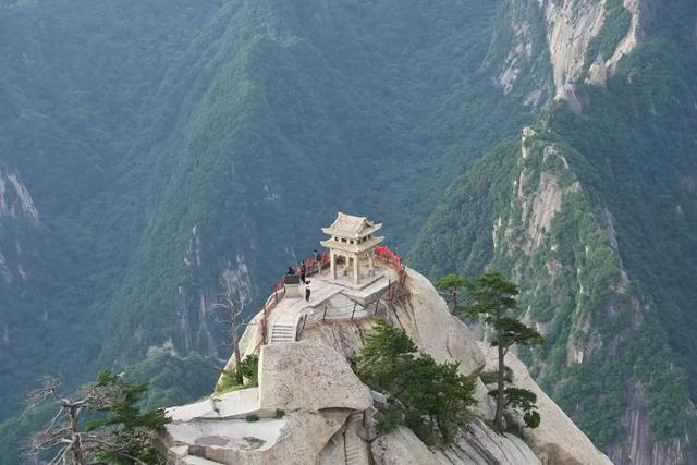 去了一趟华山旅游，发了朋友圈，以为有人点赞，结果尴尬了！