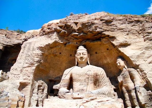 游客到山西“云冈石窟”游玩，网友：这是世界文化遗产！