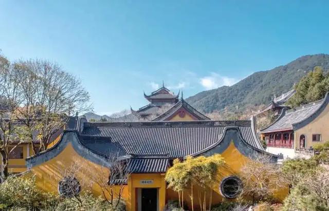 为什么景区都开始扎堆免门票了？他们到底是会亏本，还是赚更多？