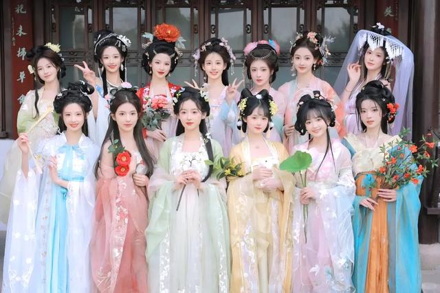 花灯、演出、灯光秀……送地铁票、鸡腿！跨年夜就到园博苑来！