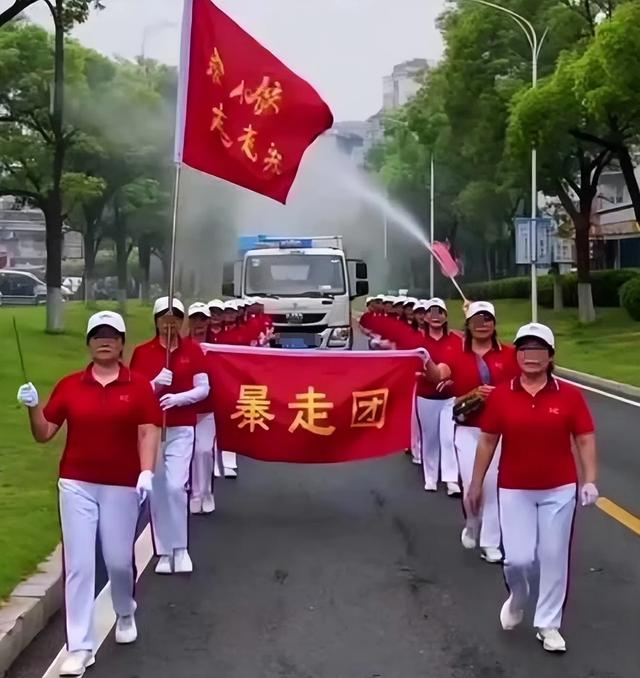 暴走团:健康活动还是马路"霸主"?