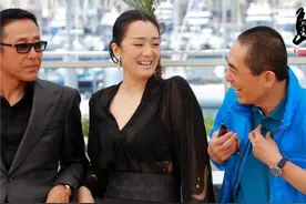 2014年巩俐和张艺谋再同框，俩人特别避嫌，陈道明给足了面子图片