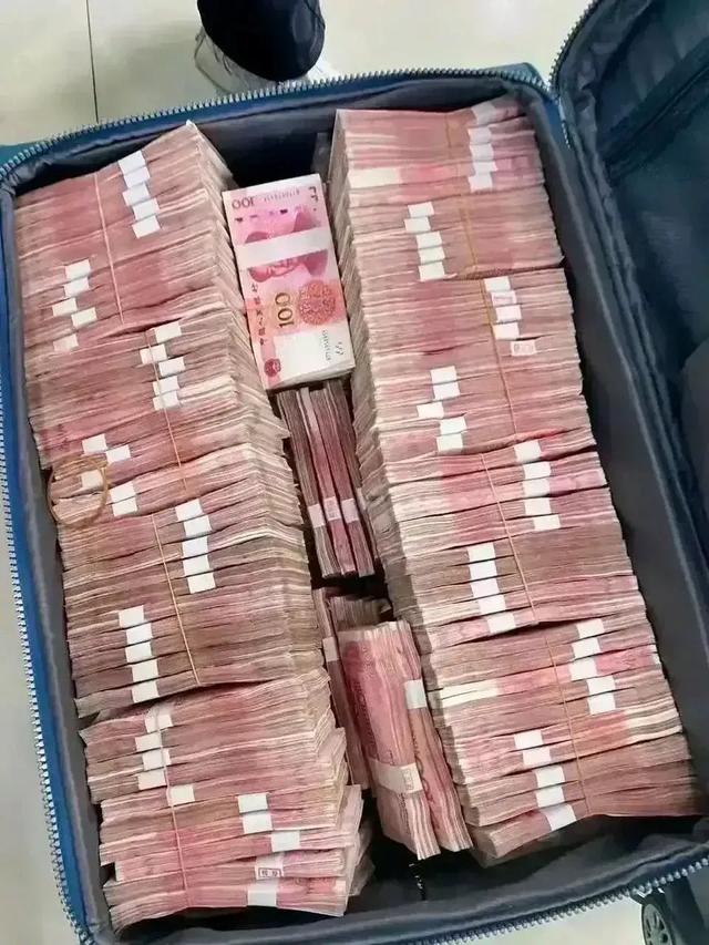 5 年前，靠倒卖口罩一年赚 60 亿元	，住 5 万一夜酒店的他，如今咋样了