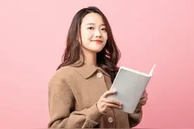 为什么现在的女人都不喜欢穿裤袜了，看网友留言太好笑，因为怕冷图片