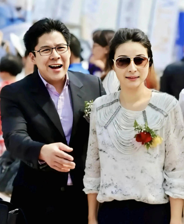 结婚13年，44岁郭晶晶再次迎来喜讯，又一次证明了霍启刚的眼光