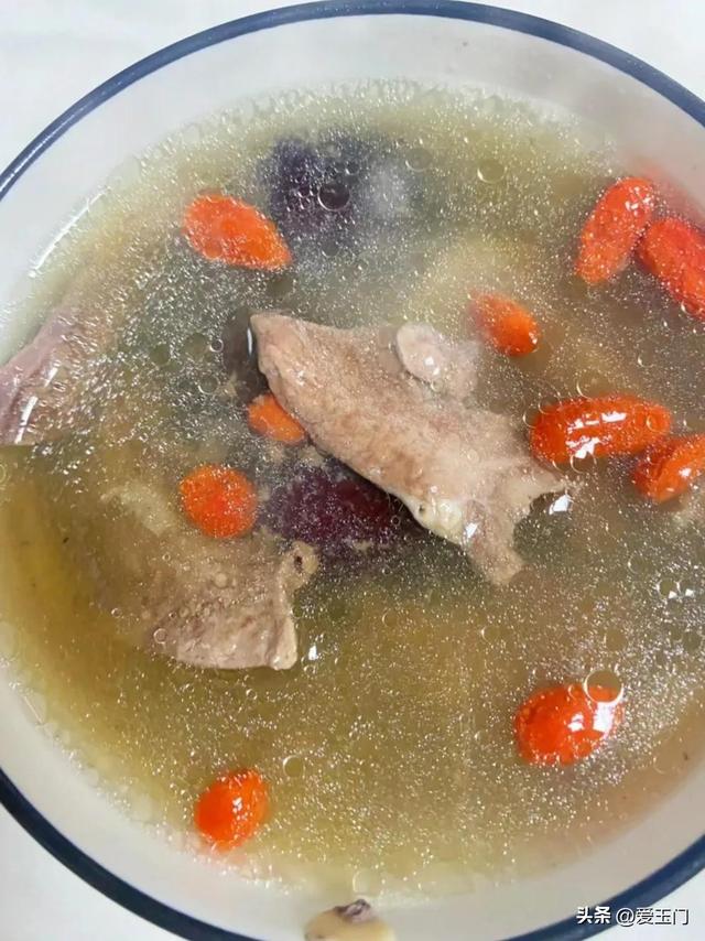 花胶海参炖雪梨 花胶海参炖汤 花胶海参炖雪梨 花胶海参炖汤