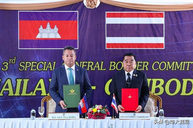 泰柬停火第二天，中国2000万援助抵柬，王毅当面提出2个要求