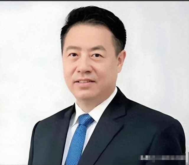 果然来了！“新冠疫苗之父”被正式逮捕，撤销荣誉！