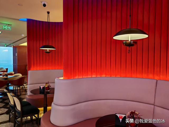 在广州入住这家酒店寻找“RED”，想起了大家来找茬游戏