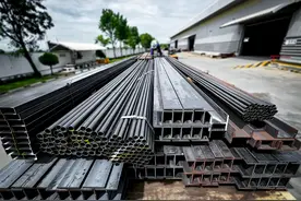 特朗普刚发布钢铁关税，印度第一时间效仿，最快6个月对中国下手图片