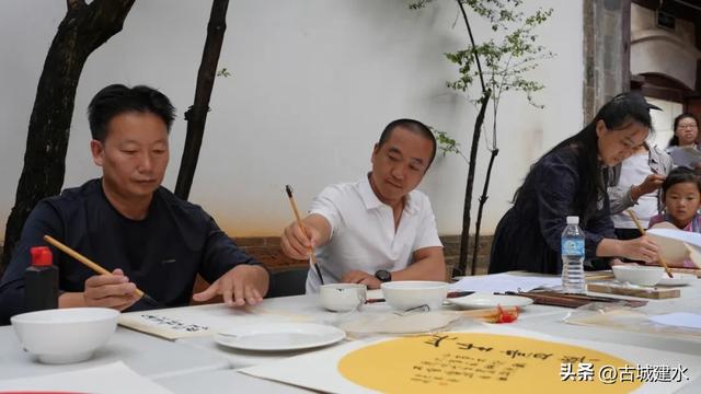 双节品书香 建水两场读书分享会传递历史温度与文化魅力