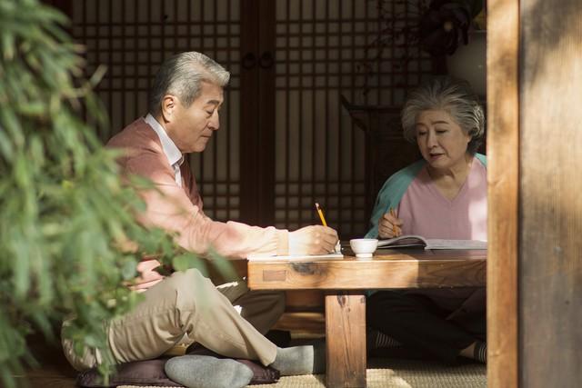 惊人的关系铁律：退休后无论和谁相处，都别让对方低成本持有你