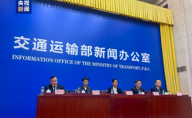 中方反击不隔夜！美船舶停靠中国港口收费，美不取消，费用1年1涨