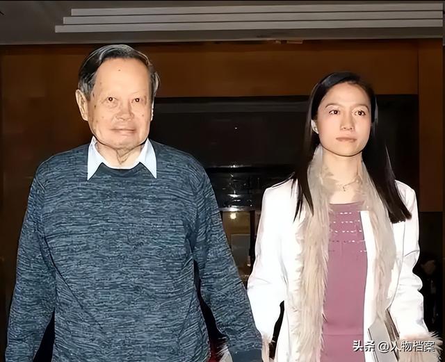 杨振宁去世才3天，恶心的事情发生了，还不止一件！