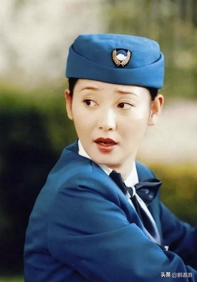 58岁徐帆和冯小刚再传离婚，养女徐朵回应辟谣
