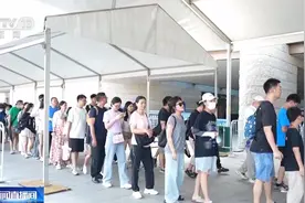 热门景点购票难！记者再追踪：携程、小红书等仍高价卖“黄牛”门票图片