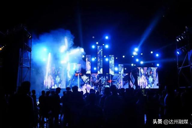 2025万源龙潭河泼水电音节首日燃爆！点燃狂欢盛夏~