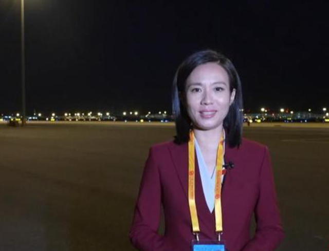 原来九三阅兵的解说是她！23岁登上央视，47岁坚守岗位仍旧单身