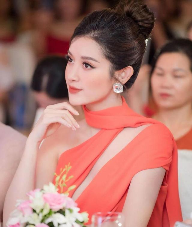 号称她是越南第一美女！确实漂亮！美若天仙！您感觉怎么样？