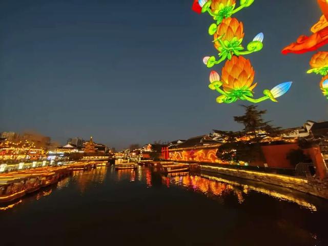 亮灯！马到！这是昨晚的南京