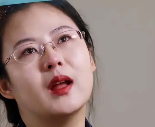 蔡磊现状令人泪目，口水无法自控，洗澡用绳子吊，妻子：很不好了