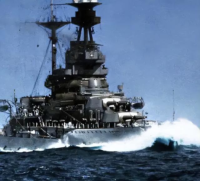 又让张召忠说中了？东拼西凑550亿建的2艘航母，如今彻底成为累赘