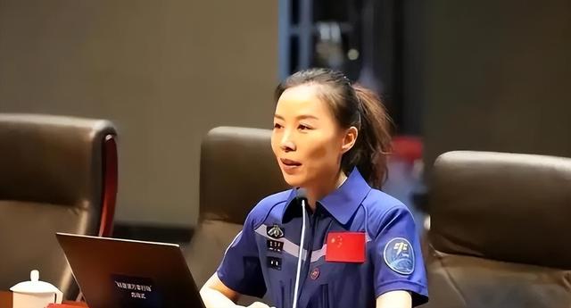 牺牲太大！王亚平曾谈及太空之旅的辛酸，落地后身体弱路都走不了
