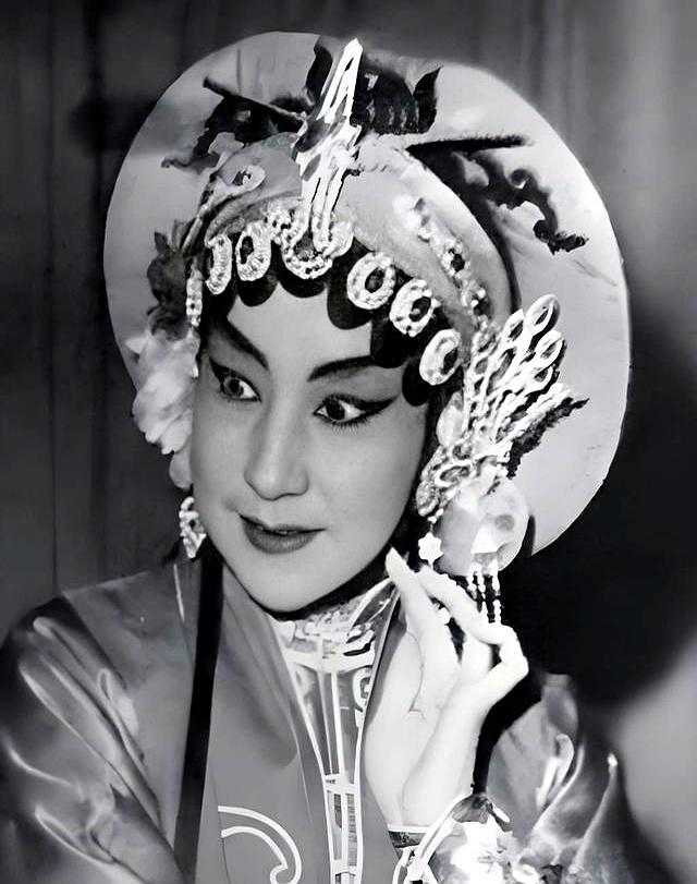 原来她已去世24年，曾凭样板戏大红大紫	，妹妹也是京剧表演艺术家