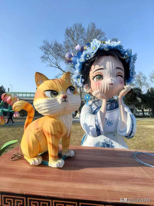 新华社原军事记者陶俊峰泉城美拍——筹备中的迎春花灯