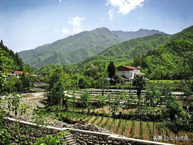 在中国“自然国心”鸡心岭，不但有大美山河，还有三省户籍的人家
