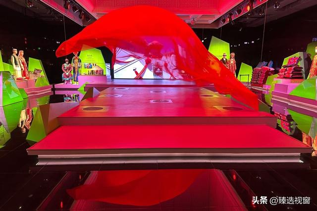 央视热播剧《红石榴餐厅》带火乌鲁木齐，新疆冰雪季魅力无穷