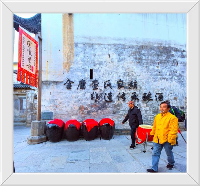 浸在烟火与诗意里的弦高古镇