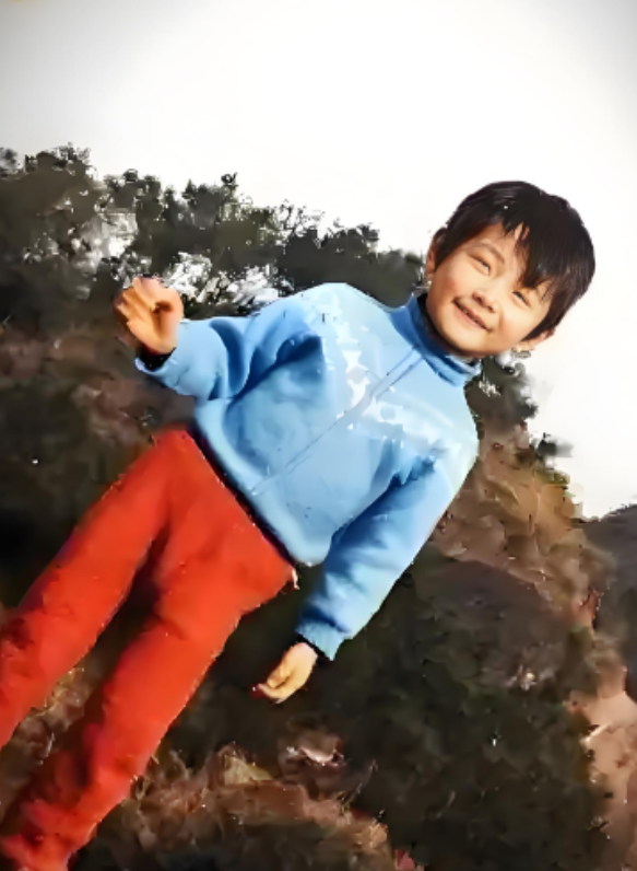 罗晋在八宝山为父亲办告别仪式，没回江西，罗父在老家是大领导