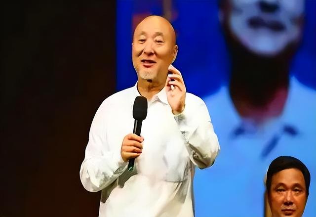 陈佩斯妹妹一家捧场《戏台》，外甥女颜值很高，妹妹张山气质不菲
