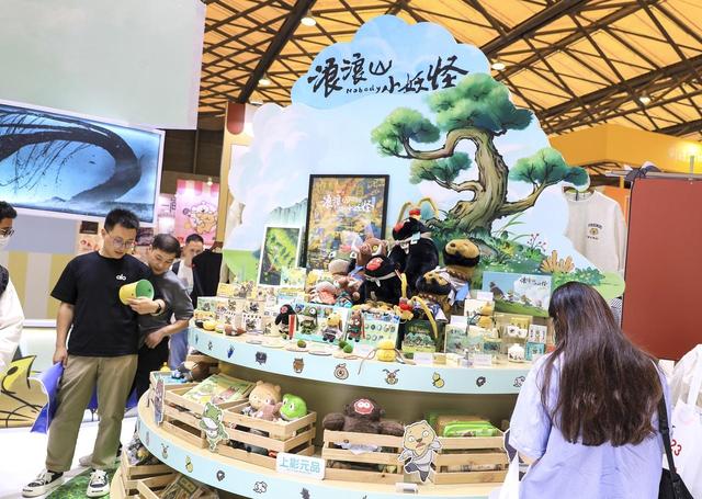 武统一旦启动，西方可冻结中国3.2万亿外汇，但中国手里还有王炸