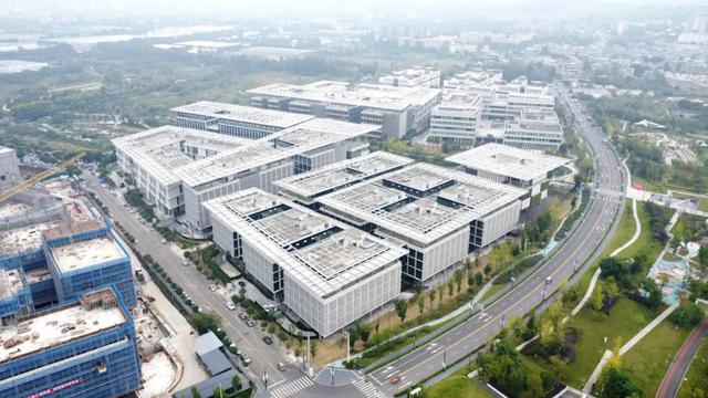 以“园”聚“产”，金牛一重点项目全面完工