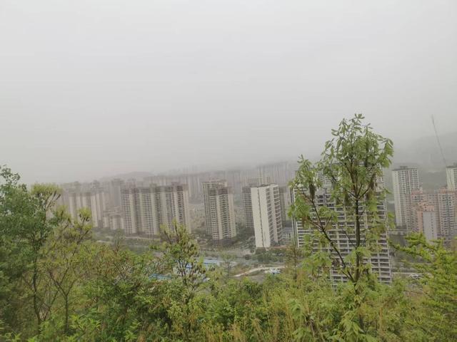 遵义新蒲：新城边上“点灯山”