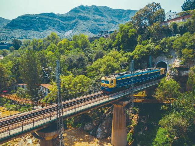 娘子关藏着一处峡谷平湖！平阳湖的山水浪漫，等你来解锁
