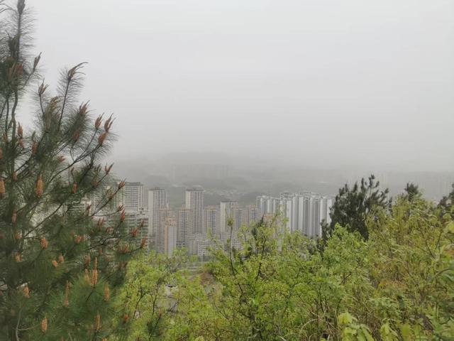 遵义新蒲：新城边上“点灯山”