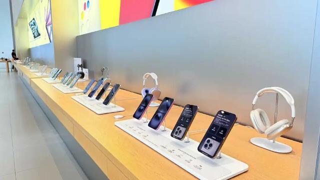 从iPhone4到iPhone17，苹果经历了什么？