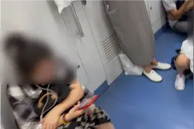 这种行为危险却难禁止，上海地铁宣布集中劝导整治！“坐下来”的事还得坐下来谈图片
