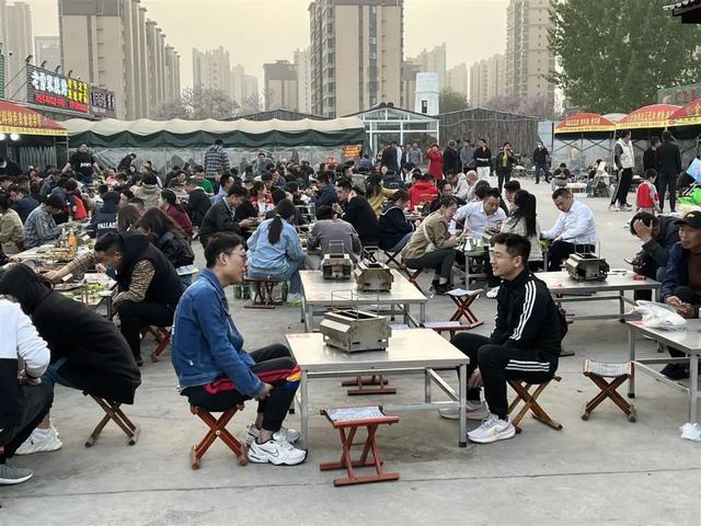 为何中国人在节假日都不愿意去旅游了，反而选择待在家中？