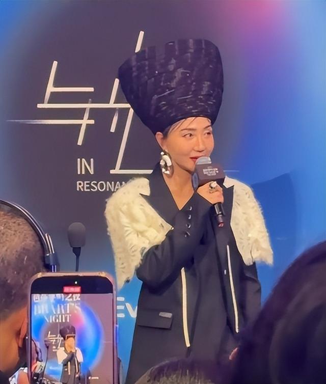 北京红毯太真实，杨颖险些走光，钟丽缇挤出副乳	，张雪迎脸僵肿