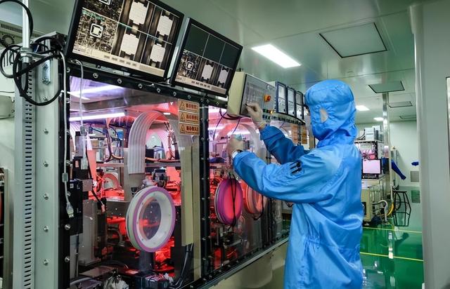芯片专家评价中国芯片：整个设备产业链齐全，大约5年后攻克EUV