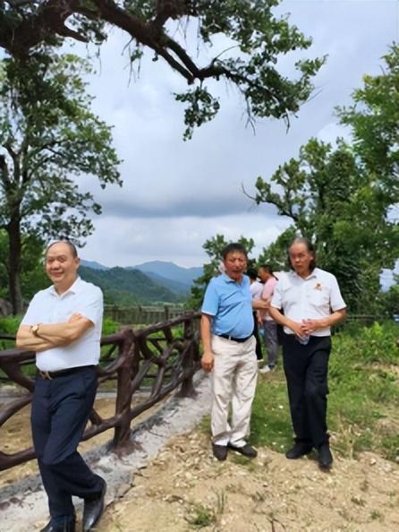 弘扬红色文化 传播大别山精神:红色考察进罗田 双龙瀑布潘家湾