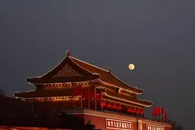 天安门的设计者是谁？18岁被任命为总工程师，其名字却十人九不知图片