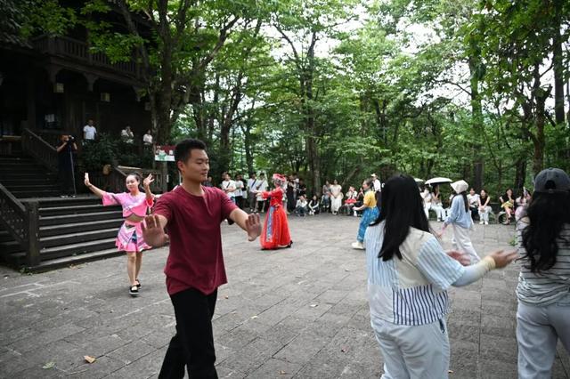 土司招亲邂逅浪漫七夕，坪坝营青年联谊活动圆满落幕！
