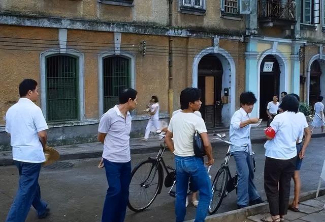 太罕见了！1985年的广州沙面岛，一个游客都没有